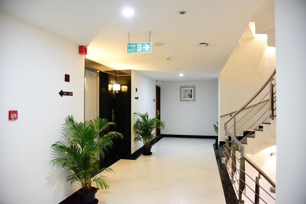 The Royal Comfort Bangalore Esterno foto
