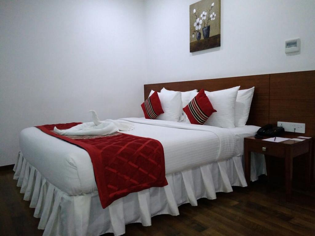 The Royal Comfort Bangalore Esterno foto