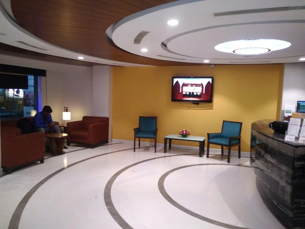 The Royal Comfort Bangalore Esterno foto